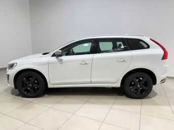 VOLVO XC60 2.4 D5 R-Design Lux Nav SUV 5dr Diesel Auto AWD Euro 6 (s/s) (22