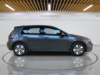 VOLKSWAGEN E-GOLF 35.8kWh e-Golf Hatchback 5dr Electric Auto (136 ps) 5d AUTO 134 