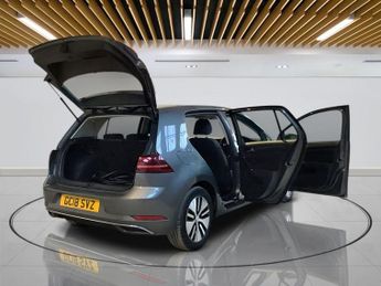 VOLKSWAGEN E-GOLF 35.8kWh e-Golf Hatchback 5dr Electric Auto (136 ps) 5d AUTO 134 