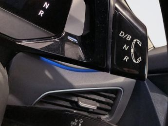 VOLKSWAGEN ID.3 Pro Performance 58kWh Life Hatchback 5dr Electric Auto (204 ps)