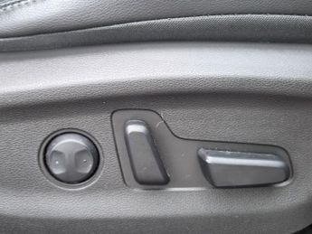 HYUNDAI KONA 64kWh Premium SE SUV 5dr Electric Auto (7kW Charger) (204 ps)