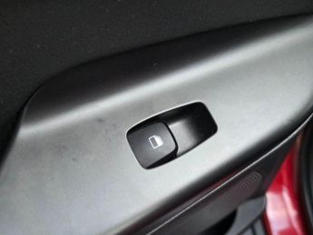 HYUNDAI KONA 64kWh Premium SE SUV 5dr Electric Auto (7kW Charger) (204 ps)