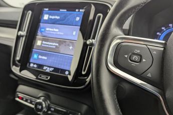 VOLVO XC40 Recharge Twin 78kWh SUV 5dr Electric Auto AWD (408 ps)