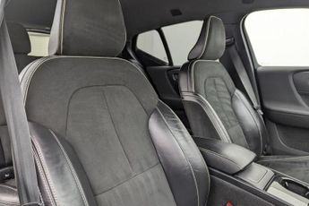 VOLVO XC40 Recharge Twin 78kWh SUV 5dr Electric Auto AWD (408 ps)