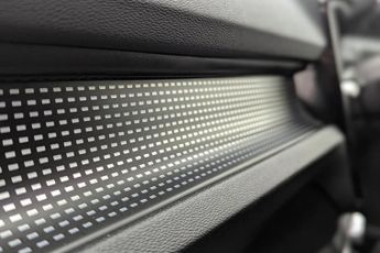 VOLVO XC40 Recharge Twin 78kWh SUV 5dr Electric Auto AWD (408 ps)