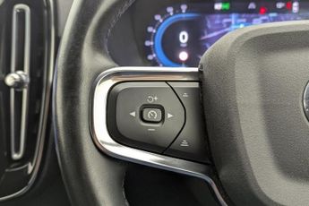 VOLVO XC40 Recharge Twin 78kWh SUV 5dr Electric Auto AWD (408 ps)