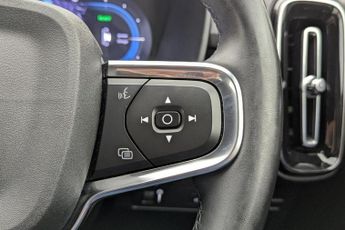 VOLVO XC40 Recharge Twin 78kWh SUV 5dr Electric Auto AWD (408 ps)
