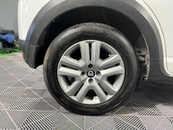 DACIA SANDERO STEPWAY 1.0 TCe Essential Hatchback 5dr Bi Fuel Manual Euro 6 (s/s) (100