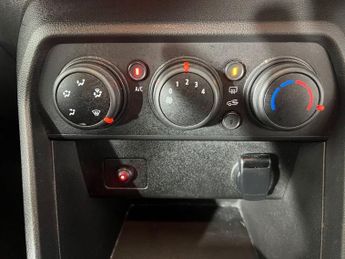 DACIA SANDERO STEPWAY 1.0 TCe Essential Hatchback 5dr Bi Fuel Manual Euro 6 (s/s) (100