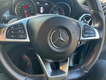 MERCEDES-BENZ GLA 2.1 GLA220d AMG Line (Premium) SUV 5dr Diesel Auto 4 Matic