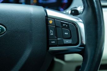 LAND ROVER DISCOVERY SPORT 2.2 SD4 HSE Luxury SUV 5dr Diesel Auto 4WD Euro 5 (s/s) (190 ps)