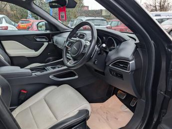 JAGUAR F-PACE 2.0 D240 R-Sport SUV 5dr Diesel Auto AWD Euro 6 (s/s) (240 ps)