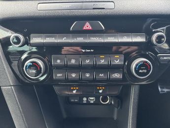 KIA SPORTAGE 1.6 T-GDi GT-Line SUV 5dr Petrol DCT AWD Euro 6 (174 bhp)