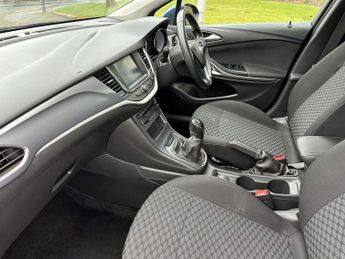 VAUXHALL ASTRA 1.5 Turbo D Business Edition Nav Hatchback 5dr Diesel Manual Eur