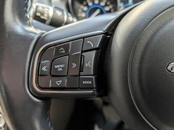 JAGUAR XE 2.0d Prestige Saloon 4dr Diesel Manual Euro 6 (s/s) (163 ps)