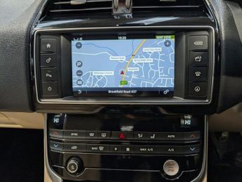 JAGUAR XE 2.0d Prestige Saloon 4dr Diesel Manual Euro 6 (s/s) (163 ps)