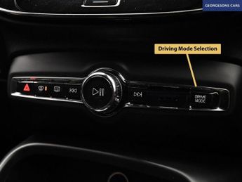 VOLVO XC40 2.0 B4 MHEV R-Design Pro SUV 5dr Petrol Hybrid Auto Euro 6 (s/s)