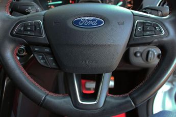 FORD KUGA 1.5 TDCi ST-Line SUV 5dr Diesel Powershift Euro 6 (s/s) (120 ps)