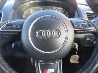 AUDI Q3 2.0 TDI S line SUV 5dr Diesel S Tronic quattro Euro 5 (s/s) (177