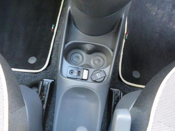 FIAT 500 1.2 Lounge Hatchback 3dr Petrol Dualogic Euro 6 (s/s) (69 bhp)