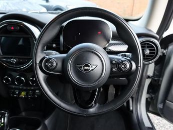 MINI Electric Hatch Cooper SE 32.6kWh Level 1 Hatchback 3dr Electric Auto (184 ps)