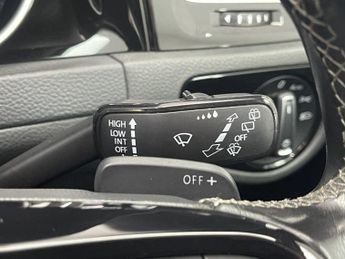 VOLKSWAGEN GOLF 2.0 TSI BlueMotion Tech R Estate 5dr Petrol DSG 4MOTION Euro 6 (