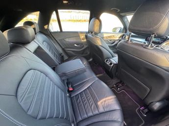 MERCEDES-BENZ GLC 2.0 GLC300d AMG Line (Premium) SUV 5dr Diesel G-Tronic+ 4MATIC E