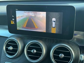 MERCEDES-BENZ GLC 2.0 GLC300d AMG Line (Premium) SUV 5dr Diesel G-Tronic+ 4MATIC E