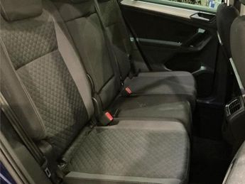 VOLKSWAGEN TIGUAN 2.0 TDI BlueMotion Tech SE SUV 5dr Diesel DSG Euro 6 (s/s) (150 