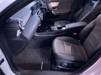 MERCEDES-BENZ CLA 1.3 CLA250e 15.6kWh AMG Line Night Edition (Premium Plus) Shooti