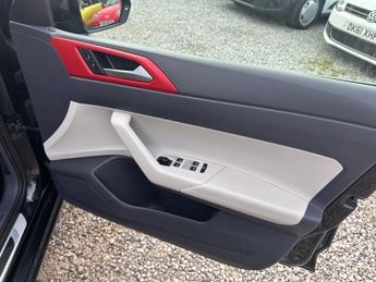 VOLKSWAGEN POLO 1.0 TSI GPF beats Hatchback 5dr Petrol DSG Euro 6 (s/s) (95 ps)