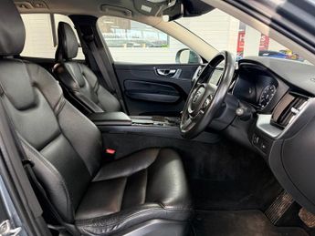 VOLVO XC60 2.0 D4 Momentum SUV 5dr Diesel Auto AWD Euro 6 (s/s) (190 ps)