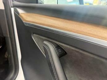 TESLA MODEL Y SUV 5dr Electric Auto RWD (346 ps)