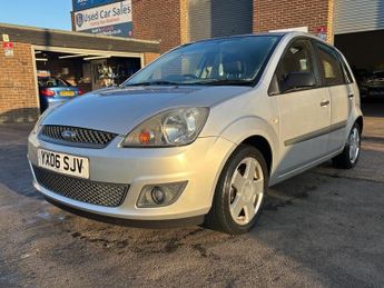 FORD FIESTA 1.4 Zetec Climate Hatchback 5 Door Petrol Manual Silver 