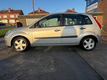 FORD FIESTA 1.4 Zetec Climate Hatchback 5 Door Petrol Manual Silver 