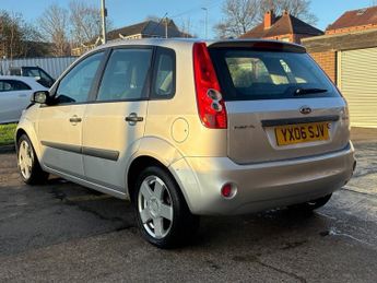 FORD FIESTA 1.4 Zetec Climate Hatchback 5 Door Petrol Manual Silver 