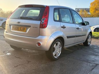 FORD FIESTA 1.4 Zetec Climate Hatchback 5 Door Petrol Manual Silver 