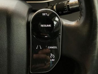 LAND ROVER RANGE ROVER EVOQUE 2.0 D180 SE SUV 5dr Diesel Auto 4WD Euro 6 (s/s) (180 ps)