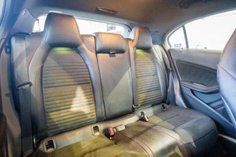 MERCEDES-BENZ A-CLASS 2.1 A200d AMG Line (Premium) Hatchback 5dr Diesel 7G-DCT Euro 6 