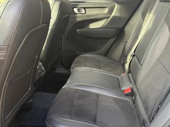 VOLVO XC40 2.0 T5 R-Design SUV 5dr Petrol Auto AWD 