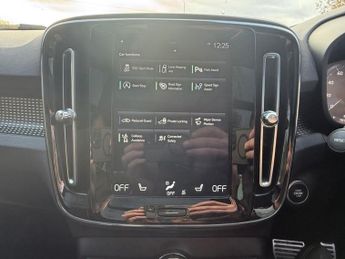 VOLVO XC40 2.0 T5 R-Design SUV 5dr Petrol Auto AWD 