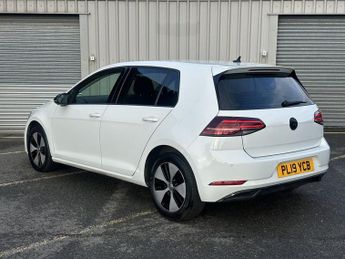 VOLKSWAGEN E-GOLF 35.8kWh e-Golf Hatchback 5dr Electric Auto (136 ps)