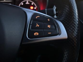 MERCEDES-BENZ GLC 2.1 GLC220d AMG Line (Premium Plus) SUV 5dr Diesel G-Tronic 4MAT