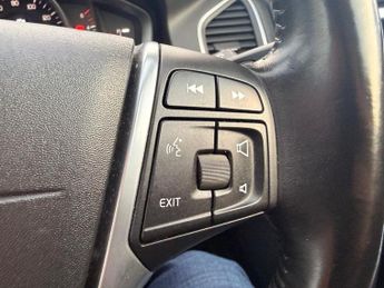 VOLVO XC60 2.0 D4 SE Nav SUV 5dr Diesel Geartronic Euro 6 (s/s) (181 ps)