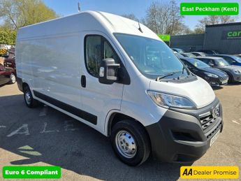 Vauxhall Movano 2.2 CDTi 3500 BiTURBO Dynamic in White with 19,953 miles, 1 owne