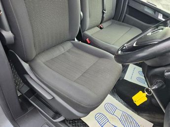 VOLKSWAGEN TRANSPORTER SHUTTLE Silver 2.0 BiTDI BlueMotion Tech SE Minibus, 83,300 miles, 2 own