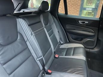 VOLVO V60 2.0 D3 R-Design Plus Estate 5dr Diesel Auto Euro 6 (s/s) (150 ps