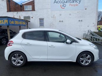 PEUGEOT 208 1.2 VTi PureTech Allure Hatchback 5dr Petrol Manual Euro 5 (82 p
