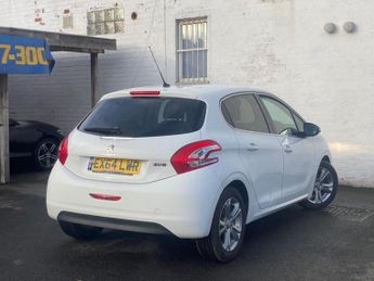 PEUGEOT 208 1.2 VTi PureTech Allure Hatchback 5dr Petrol Manual Euro 5 (82 p