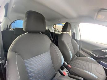 PEUGEOT 208 1.2 VTi PureTech Allure Hatchback 5dr Petrol Manual Euro 5 (82 p